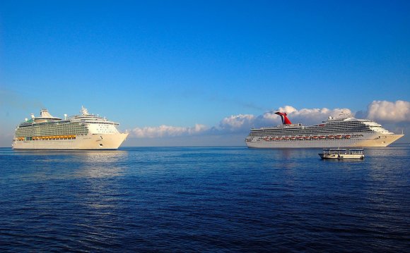 Caribbean Islands : Cruise Law