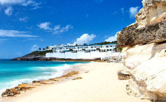 Scenic view of cupecoy beach
