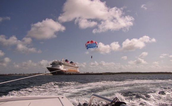 Parasailing on Castaway Cay