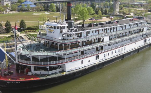 Famed riverboat Delta Queen on