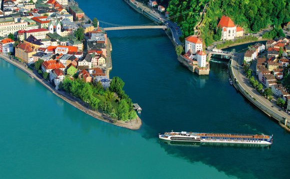 River Boat AMA Danube View A