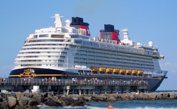 Disney s Cruise Ship Fantasy