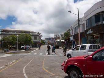 Backpackers in Punta Ayora