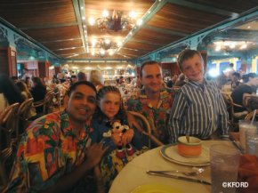 dcl-dining-dress-code-4.jpg